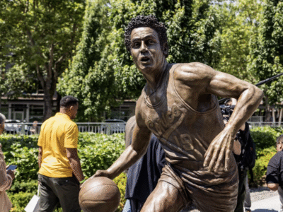 Lenny Wilkens Statue (Seattle, WA)